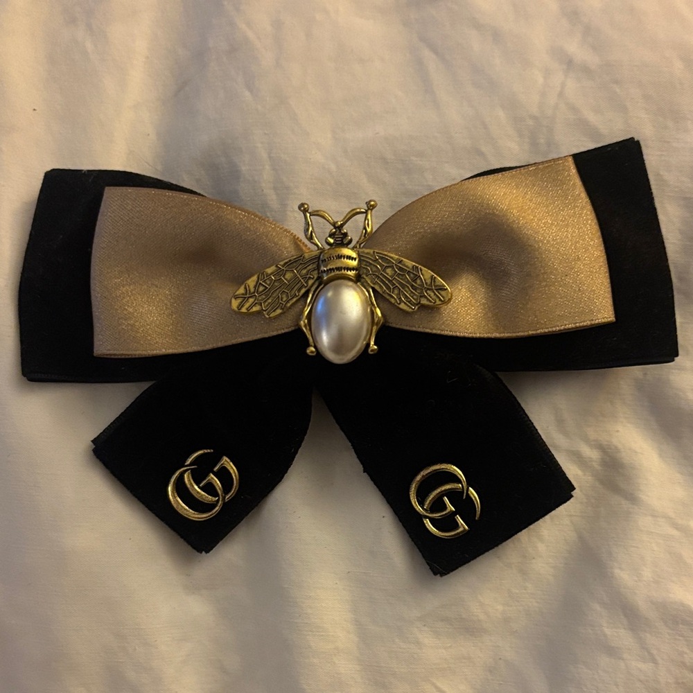 Gucci Black and Gold Bee Bow Accessory